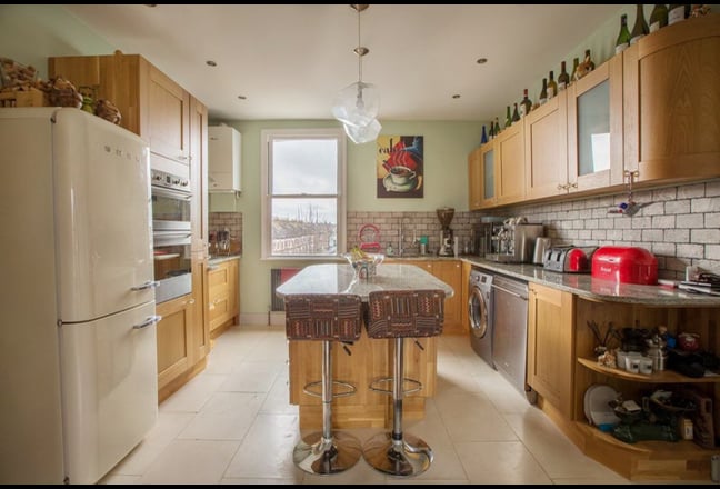 Luxury Double Bedroom & Large Private Terrace Main Photo