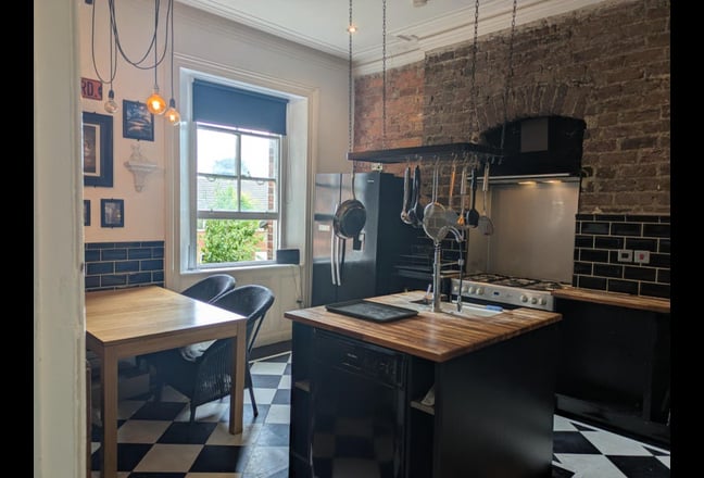 Room Available in 3 Bedroom Maisonette Main Photo
