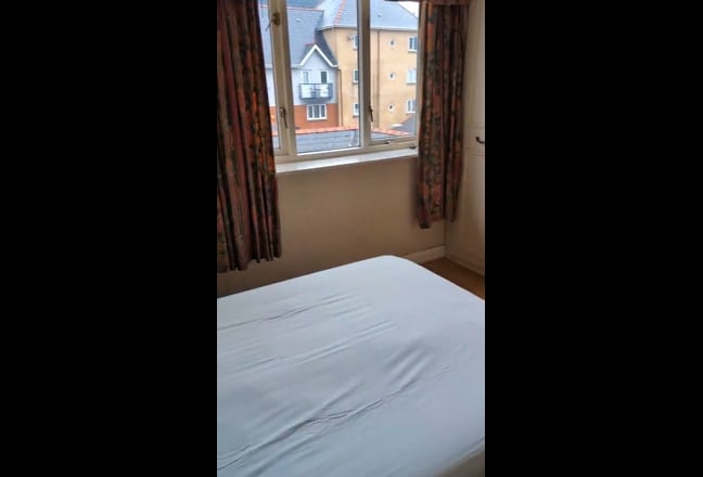 One ensuit bedroom available in a three-bed flat. Main Photo