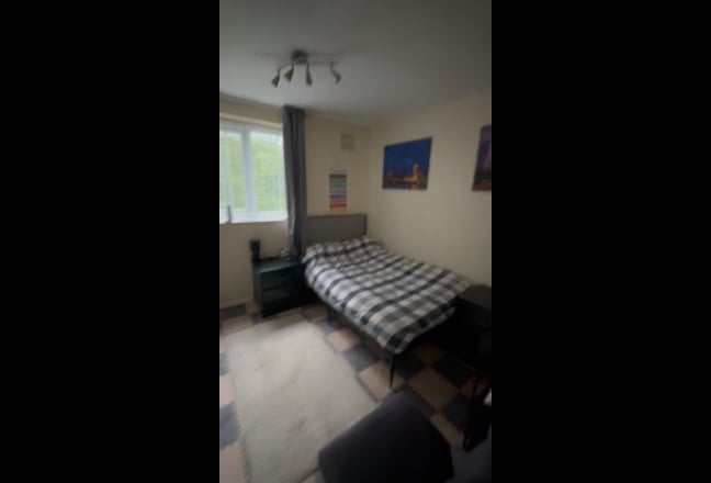 Double room. close to  and Mcr CC and Media City.  Main Photo