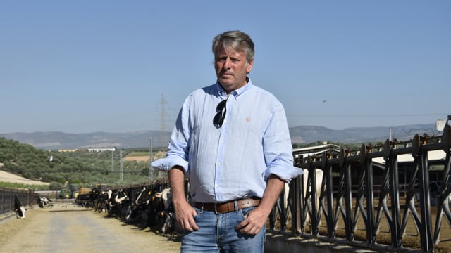 Un equipo formado e motivado, a verdadeira engrenaxe dunha gandería de máis de 3.000 animais