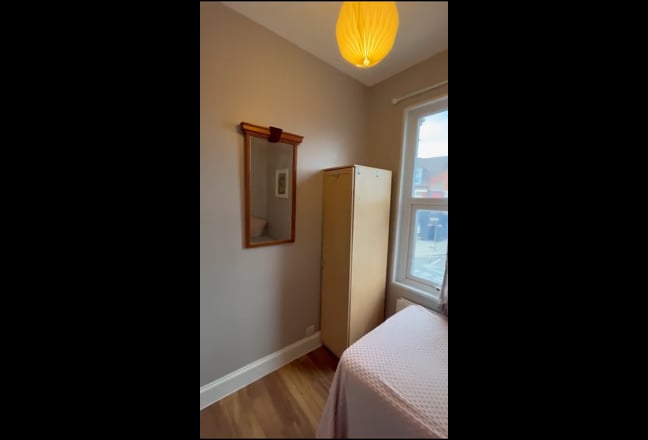 1 single + 1 double room w/ great transport links Main Photo