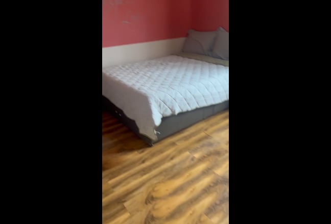 Double room in Twickenham available to rent Main Photo