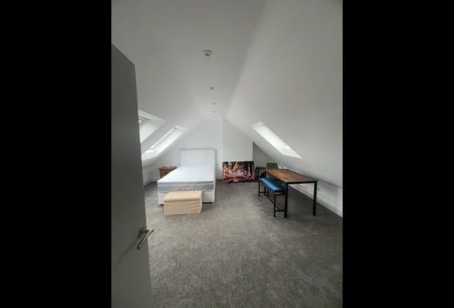 Very Large Double room with private Bathroom  Main Photo