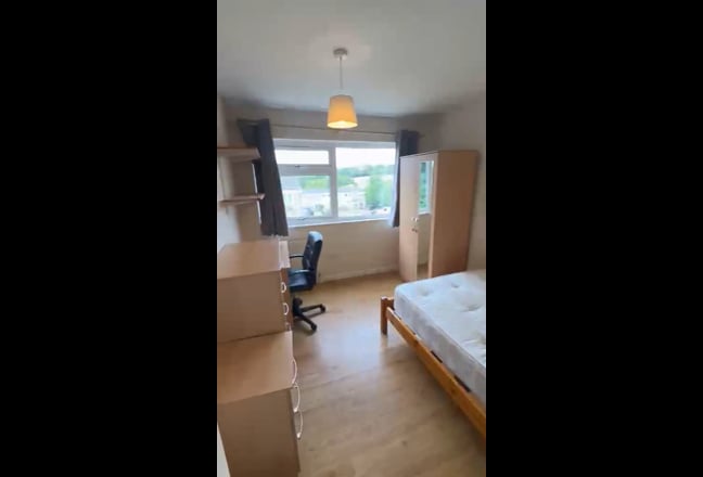 4 Bedroom House - Fully furnished Main Photo
