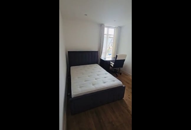 Affordable Room in Great Location Main Photo