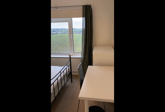 Large DoubleEnsuite Room Countryside Views Parking Main Photo