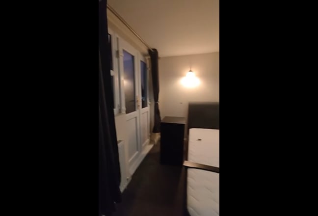 Lovely loft en-suite room Main Photo