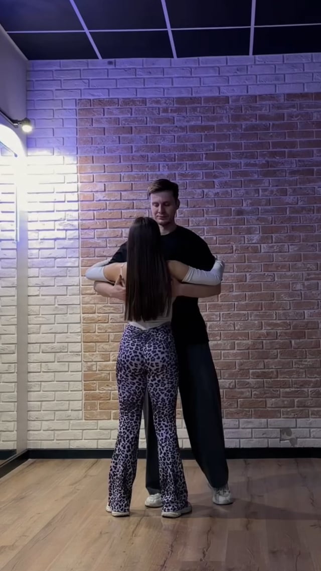 Илья Кузьмин, Бачата в Москве. Студия парных танцев Ивара