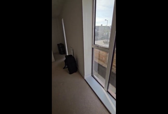 Modern En-suite Double Room in Quiet House (Alpert Main Photo