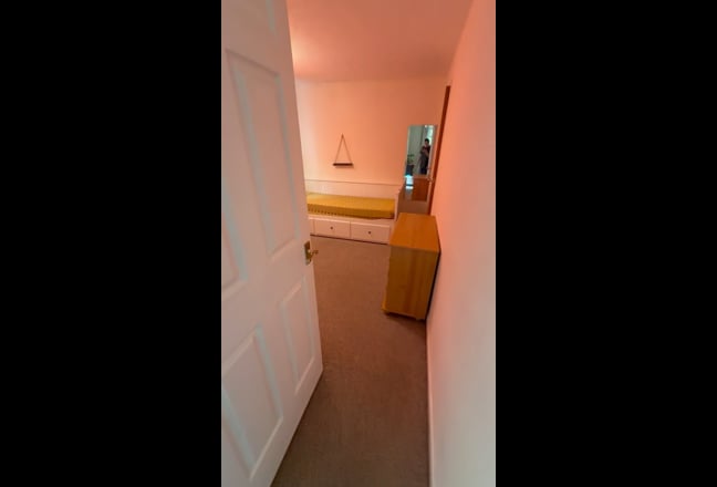  Single  Room  for  Rent  –  Female  preferred Main Photo