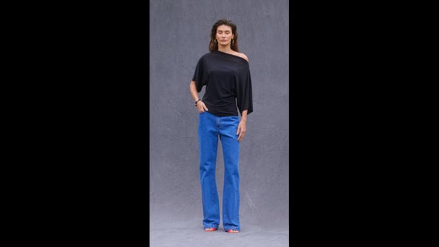 Blusa Decote Canoa Preto Amora