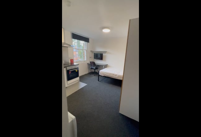 Studio all bills Inc-3 mins to UoL Main Photo