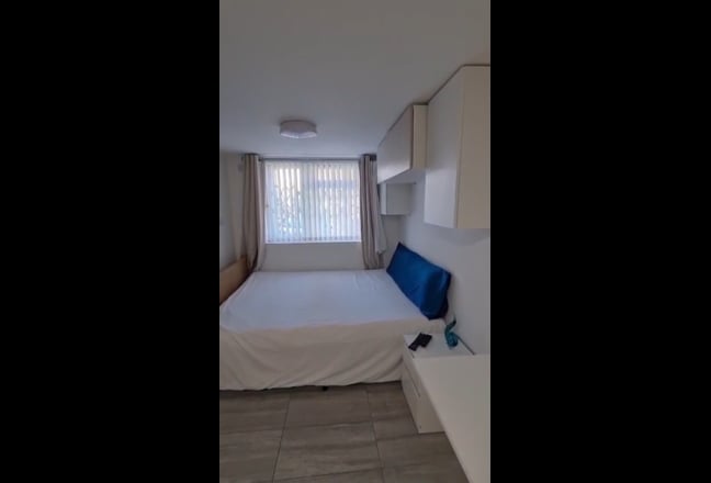 Ensuite double is available only for professional  Main Photo