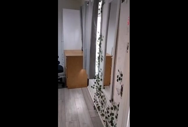 5 Bed House (Bishops Rise) - 1 Room Vacant Main Photo