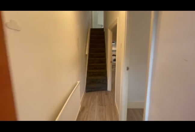 3/4 A spacious  house with a private Garden E15 Main Photo