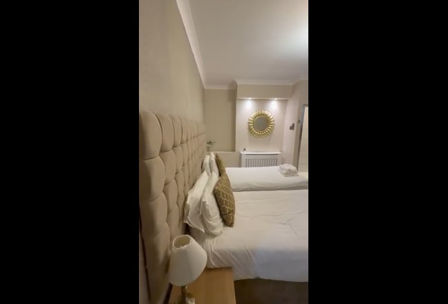 En suite room available for Rent immediately  Main Photo