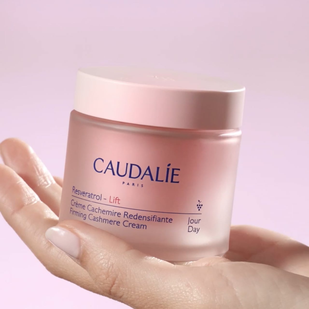 Vid&eacute;o : Caudalie Resveratrol-Lift Recharge crème cachemire fermeté - 50ml
