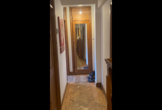 Spacious Double room Over looking the Park Main Photo