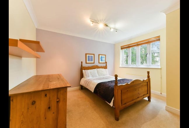 Video 1: Gorgeous Double Bedroom