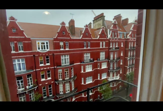 Large Loft Flat in Hyde Park Mansions Main Photo