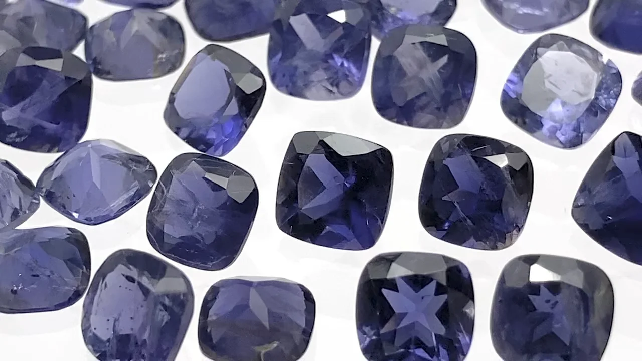 アイオライト ルース スクエアファセットカット6×6mm 3粒｜天然石
