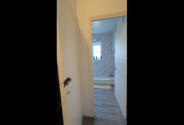 ✨ Modern 1-Bed Flat | Mudchute | 1st Sept Main Photo