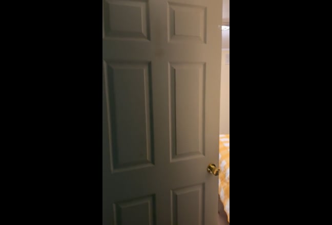 Private room for rent. In quiet neighborhood. Main Photo