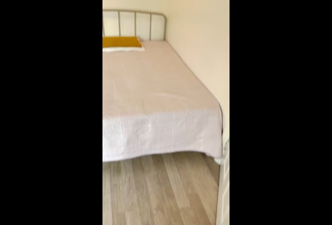Double room (ub8 2nq) 10 mins walk uxbridge Main Photo