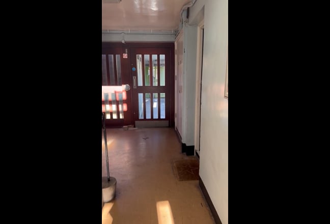 Cozy one bed flat for family / 2 single occupancy  Main Photo