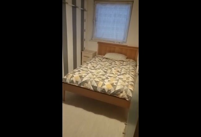 Bright, spacious central double room EH7 Main Photo