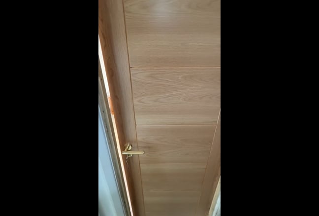 Large double bedroom fully furnished for 1 person Main Photo