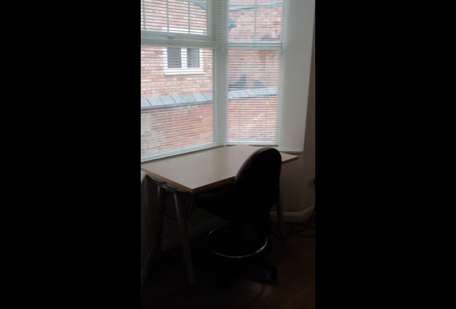 Student Room to let sharing with 3 Females at UoN  Main Photo