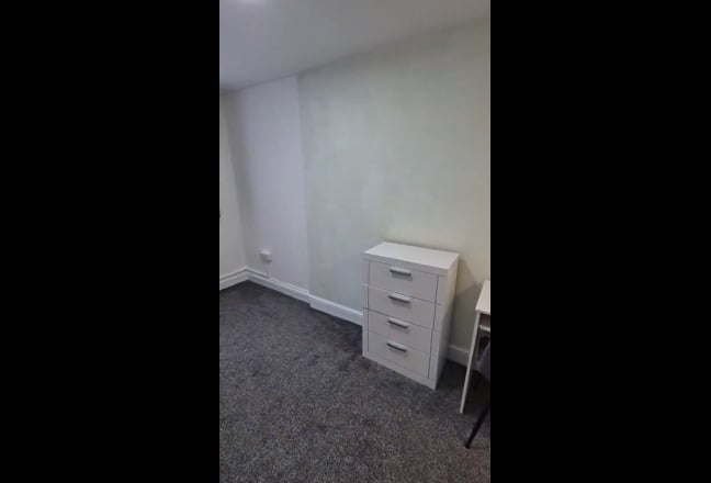 🏠🏠 Cheap studios w full kitchens 🏠🏠 Main Photo