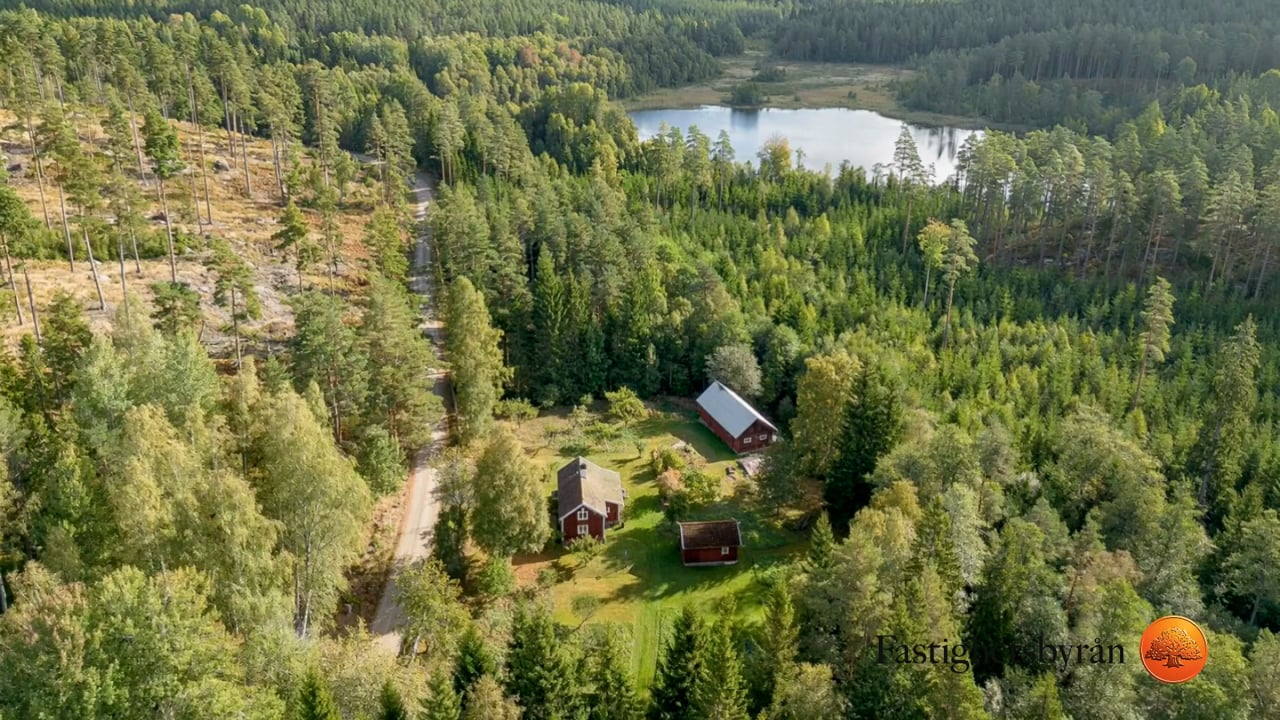 3 rum Villa på Bjälkerum Broholm 1 På landet Eksjö kommun - video