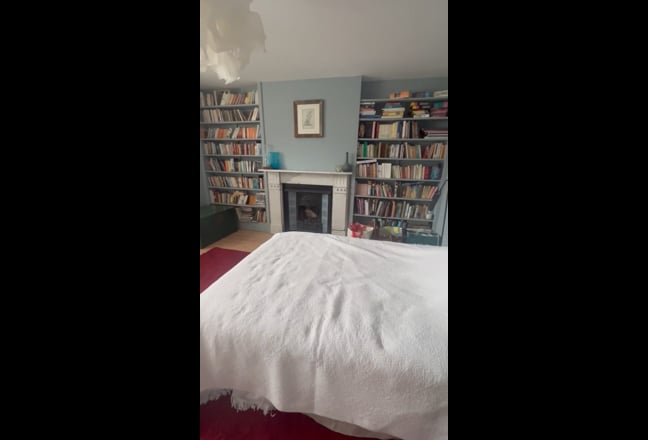 Large stylish room - Edwardian house with en-suite Main Photo