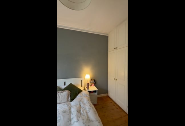 Large double en-suite room near Wimbledon Station Main Photo