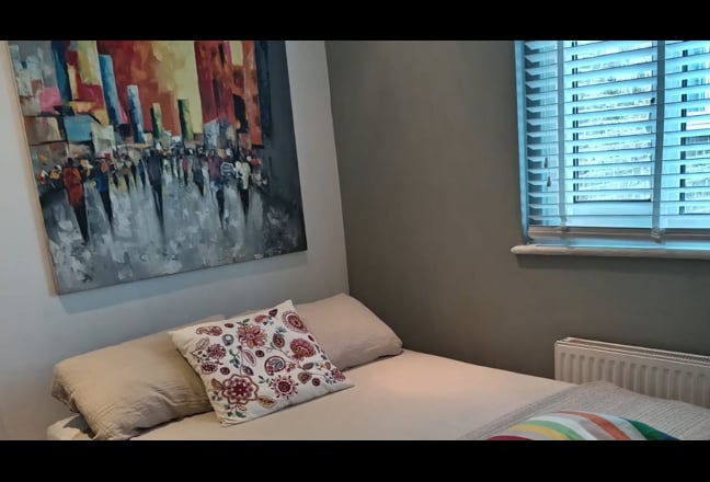 Bright / Quiet /Double Room in W10 Queens Park Main Photo