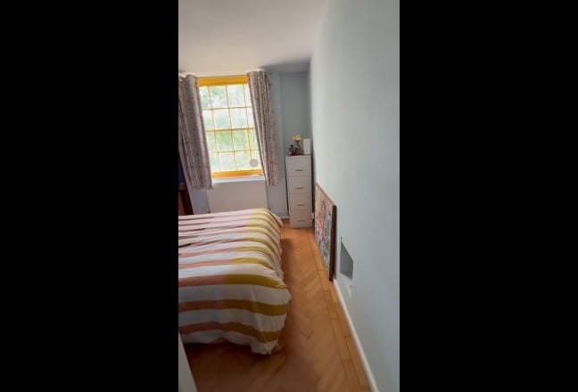 Rooms in renovated apartment in Belsize Park Main Photo