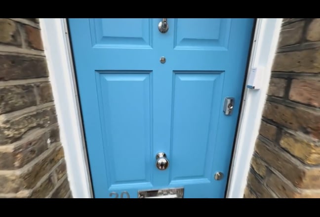 Video 1: The room £1,000 (rent including all bills)