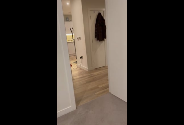 Luxury apartment in White City living Main Photo