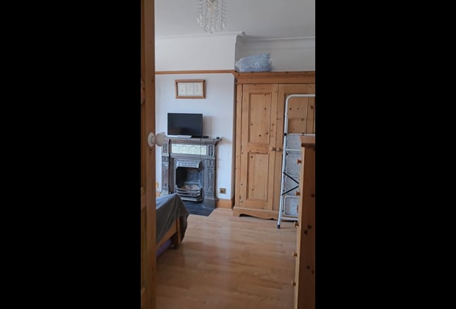 Big Double Room Bills Included  Main Photo