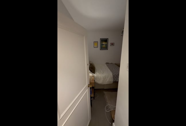 Room in Barons Court available from end of Sept Main Photo