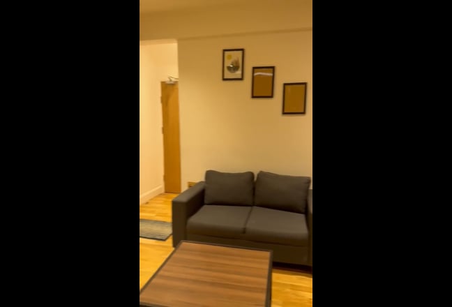 Premium ensuite with bills in &pound;220.00 P.W Main Photo