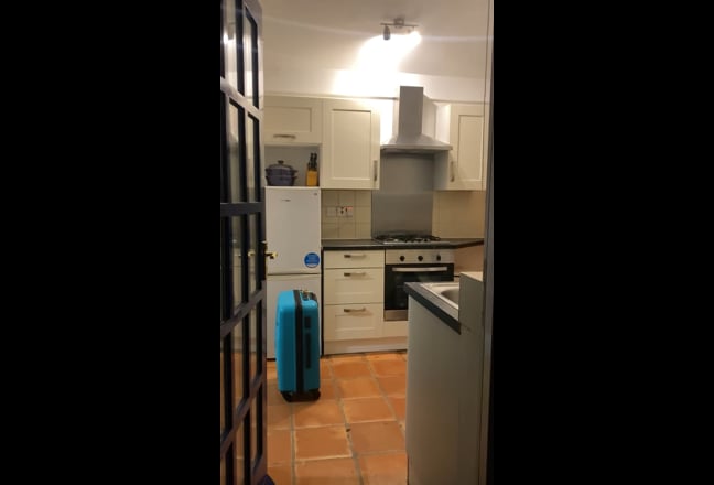 Double room  available in a shared house Main Photo