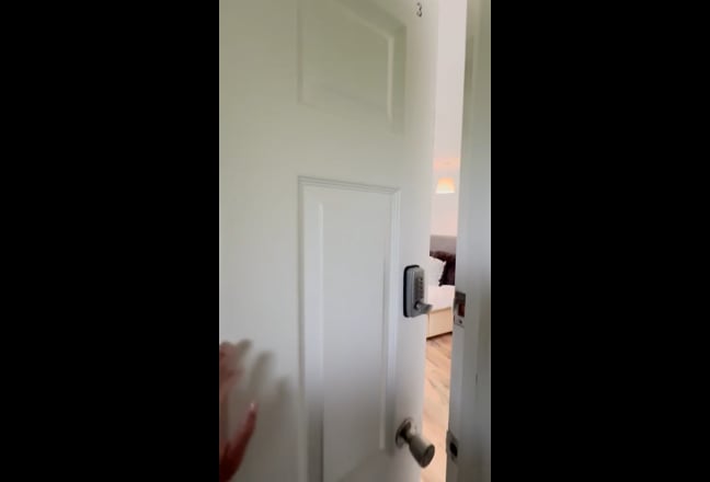 Double Room Near Hospital - Parking  Main Photo
