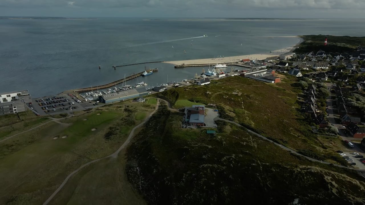 Hörnumer Hafen auf Sylt und Fähranleger von den Dünen