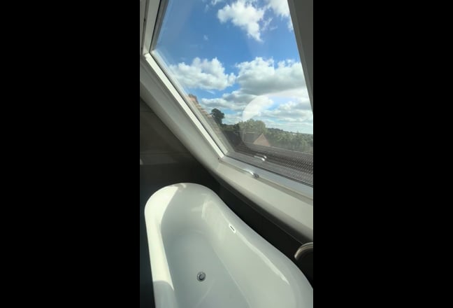 Video 1: Lounge