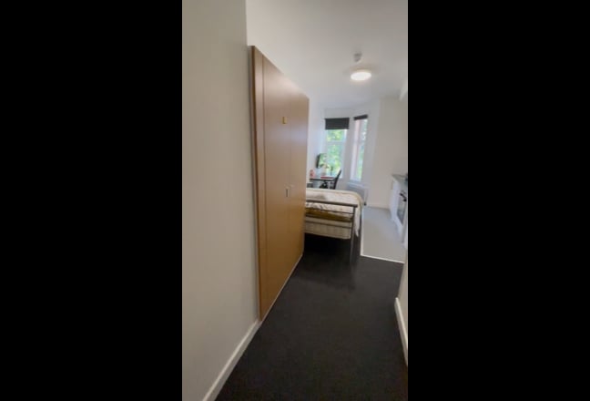 Studio all bills Inc-3 mins to UoL Main Photo