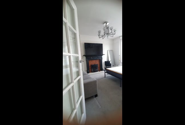  Spacious Double + Private Bath | Bills Included Main Photo